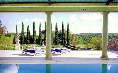 Terrazza e Libreria: Propriété, Maison, Arbre, Piscine, Bâtiment, Domicile, Pièce, Recours, Immobilier, Vacances