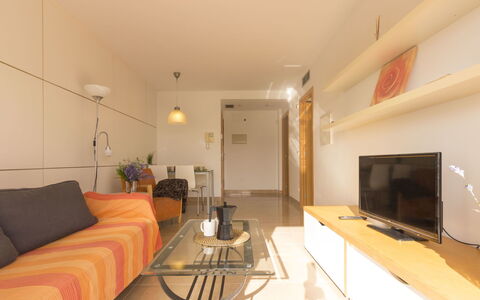 Cambrils 403: Salon, Pièce, Propriété, Design Intérieur, Meubles, Bâtiment, Jaune, Immobilier, Plafond, Maison
