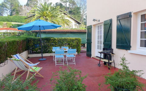 Eskualduna i: Propriété, Bâtiment, Patio, Arrière-Cour, Immobilier, Maison, Cour, Pièce, Cour, Toit