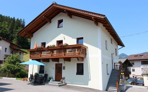 Schloßmühle: Propriété, Maison, Bâtiment, Ville, Architecture, Domicile, Immobilier, Façade, Ciel, Toit