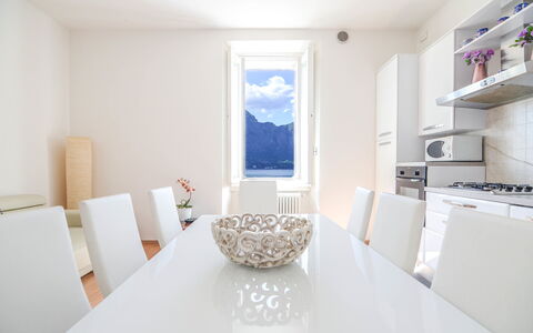 Residenza Bellagio: Blanc, Pièce, Propriété, Design Intérieur, Meubles, Sol, Maison, Salle De Bains, Bâtiment, Plafond