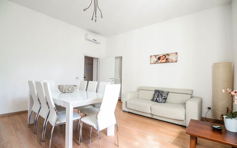 Residenza Bellagio: Pièce, Propriété, Meubles, Design Intérieur, Salon, Sol, Bâtiment, Table, Maison, Immobilier