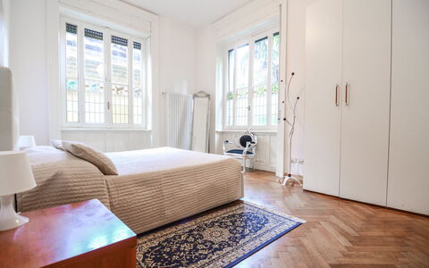 Residenza Bellagio: Pièce, Meubles, Propriété, Design Intérieur, Chambre, Sol, Lit, Bâtiment, Parquet, Maison