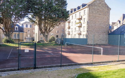 Dinard 188: Bâtiment, Ciel, Propriété, Fenêtre, Plante, Surface De La Route, Maison, Clôture, Arbre, Lot Terre