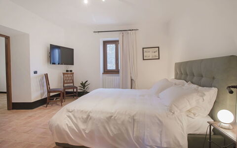 Cantiniere: Chambre, Lit, Pièce, Meubles, Drap De Lit, Propriété, Literie, Cadre De Lit, Sol, Mur