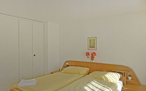 Rustica Apt. M: Propriété, Meubles, Confort, Bâtiment, Cadre De Lit, Bois, Design Intérieur, Sol, Sol, Oreiller