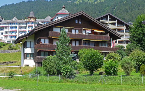 Rustica Apt. M: Bâtiment, Plante, Montagne, Ciel, Fenêtre, Arbre, Paysage Naturel, Maison, Lot Terre, Chalet