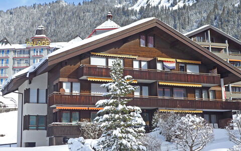 Rustica Apt. M: Plante, Neige, Propriété, Bâtiment, Fenêtre, Montagne, Blanc, Ciel, Arbre, Maison