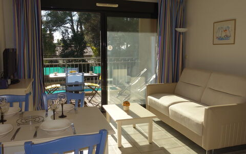 La Marina: Pièce, Propriété, Meubles, Salon, Design Intérieur, Bâtiment, Immobilier, Sol, Table, Maison