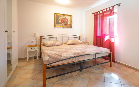 Marijana: Chambre, Meubles, Pièce, Lit, Propriété, Cadre De Lit, Sol, Design Intérieur, Drap De Lit, Plafond