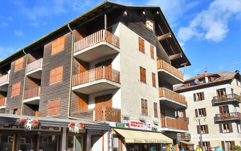 San Anton: Bâtiment, Zone Résidentielle, Propriété, Usage Mixte, Architecture, Appartement, Quartier, Maison, Ville, Immobilier
