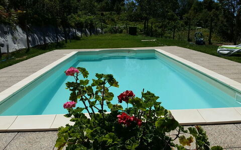 Ai Cuori: Piscine, Propriété, Herbe, Loisir, Arrière-Cour, Immobilier, Maison, Rectangle, Plante, Vacances