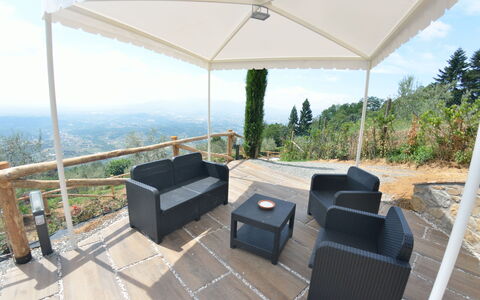 Villa Orchidea: Propriété, Immobilier, Maison, Pièce, Meubles, Patio, Domicile, Bâtiment, Ombre, Biens