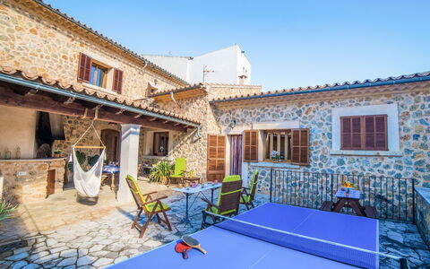 Son Trobat: Ciel, Propriété, Plante, Fenêtre, Meubles, Bâtiment, Bleu Azur, Ombre, Éclairage, Mobilier De Jardin