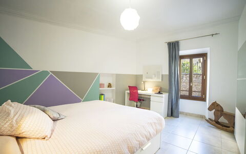 Son Trobat: Chambre, Pièce, Meubles, Propriété, Lit, Design Intérieur, Cadre De Lit, Sol, Plafond, Drap De Lit