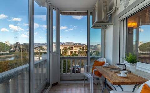 Sol i Canal: Propriété, Bâtiment, Pièce, Maison, Immobilier, Domicile, Design Intérieur, Meubles, Fenêtre, Biens