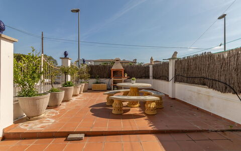 Sol i Canal: Propriété, Zone Résidentielle, Toit, Immobilier, Arbre, Architecture, Sol, Design Urbain, Bâtiment, Paysage