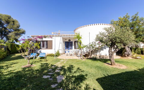 El Dorado Playa - Villa Degas: L'Eau, Ciel, Propriété, Plante, Bâtiment, Nuage, Piscine, Arbre, Zone Résidentielle, Herbe
