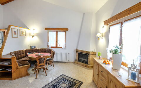 Reny: Propriété, Pièce, Meubles, Bâtiment, Design Intérieur, Sol, Plafond, Maison, Immobilier, Table
