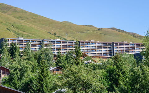 Simiane: Ciel, Montagne, Bâtiment, Pente, Arbre, Lot Terre, Végétation, Montagnes, Paysage Naturel, Montagnes Relief