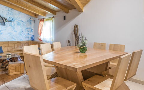 Cetina: Pièce, Propriété, Meubles, Salle À Manger, Table, Design Intérieur, Maison, Bâtiment, Sol, Immobilier