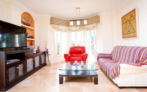 Villa Jazmin: Bleu, Jaune, Balcon, Tache De Bois, Hôtel, Plante D'Appartement