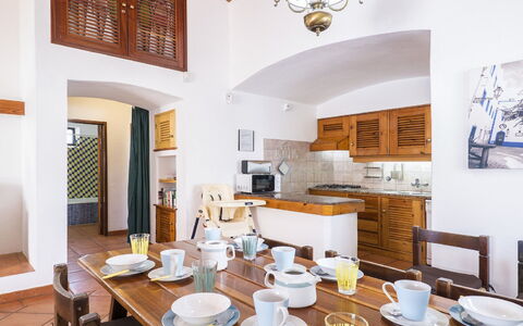 Villa Jacaranda V3: Propriété, Pièce, Bâtiment, Design Intérieur, Meubles, Plafond, Salle À Manger, Table, Maison, Immobilier