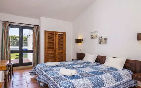 Villa Jacaranda V3: Chambre, Meubles, Pièce, Lit, Propriété, Drap De Lit, Literie, Cadre De Lit, Sol, Design Intérieur