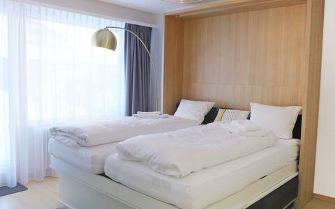 Le Mans: Chambre, Meubles, Lit, Matelas, Pièce, Propriété, Drap De Lit, Cadre De Lit, Literie, Design Intérieur