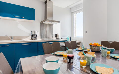Roch Maria: Pièce, Propriété, Turquoise, Bleu, Design Intérieur, Meubles, Jaune, Bleu Azur, Bâtiment, Maison