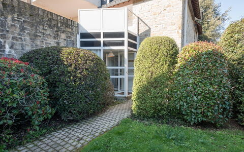 Océania Ii: Propriété, Arbuste, Haie, Herbe, Arbre, Immobilier, Pelouse, Plante, Suppression Des Plantes Ligneuses, Maison