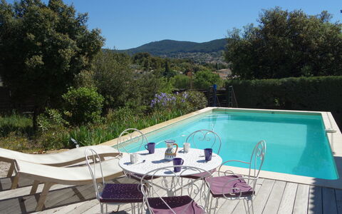 La Chilière: L'Eau, Piscine, Propriété, Ciel, Bâtiment, Table, Chaise, Vert, Plante, Arbre