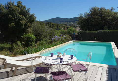 La Chilière: L'Eau, Piscine, Propriété, Ciel, Bâtiment, Table, Chaise, Vert, Plante, Arbre