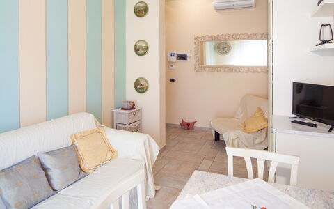 Evelyn Apartment - Diano Marina: Pièce, Propriété, Meubles, Design Intérieur, Bâtiment, Maison, Mur, Salon, Sol, Immobilier