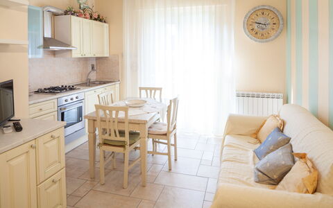 Evelyn Apartment - Diano Marina: Propriété, Pièce, Meubles, Design Intérieur, Bâtiment, Sol, Mur, Salon, Maison, Immobilier