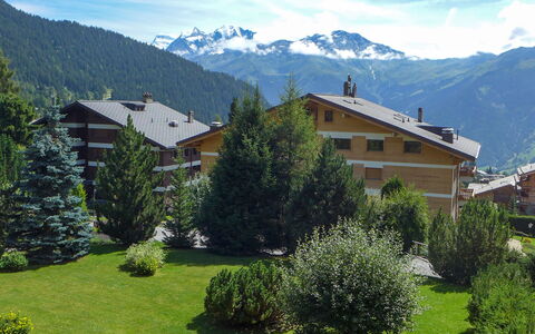 Romarin 220: Nuage, Ciel, Montagne, Plante, Jour, Propriété, Bâtiment, Fenêtre, Vert, La Nature