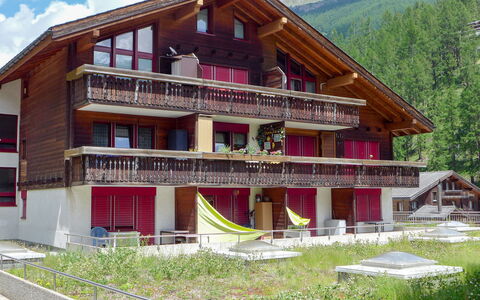 Zermatt 71: Maison, Propriété, Bâtiment, Domicile, Immobilier, Architecture, Toit, Station De Montagne, Bois, Zone Rurale