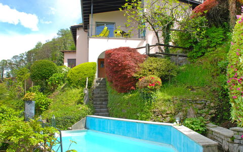 San Nazzaro 25: Végétation, Propriété, Vert, Maison, Bleu Majorelle, Immobilier, Botanique, Architecture, Jardin, Bâtiment