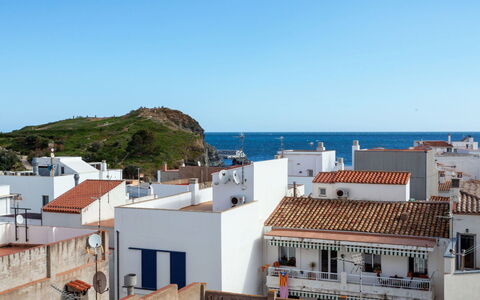 Llançà 270: Toit, Propriété, Ville, Maison, Bâtiment, Établissements Humains, Ciel, Appartement, Vacances, Immobilier