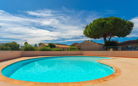 Bormes-Les-Mimosas 610: L'Eau, Nuage, Ciel, Jour, Ressources En Eau, Propriété, Bleu, Piscine, La Nature, Bleu Azur