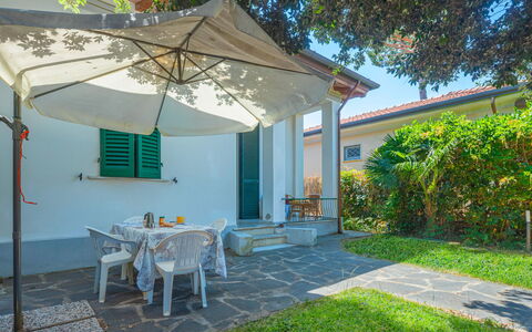 Anita: Propriété, Maison, Immobilier, Bâtiment, Domicile, Patio, Arrière-Cour, Cour, Ombre, Vacances