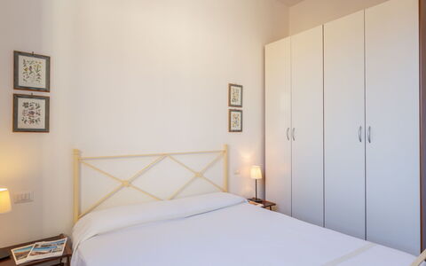 Anita: Chambre, Pièce, Lit, Propriété, Meubles, Drap De Lit, Cadre De Lit, Design Intérieur, Matelas, Literie