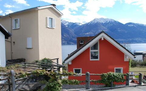 Rossella: Propriété, Maison, Domicile, Bâtiment, Toit, Immobilier, Ville, Ciel, Architecture, Façade