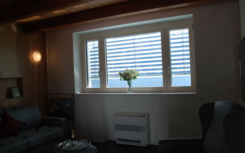 Rossella: Pièce, Propriété, Design Intérieur, Daylighting, Meubles, Salon, Fenêtre, Domicile, Maison, Bâtiment