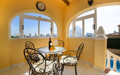 Nina Rose: Propriété, Pièce, Bâtiment, Jaune, Design Intérieur, Immobilier, Meubles, Table, Maison, Architecture