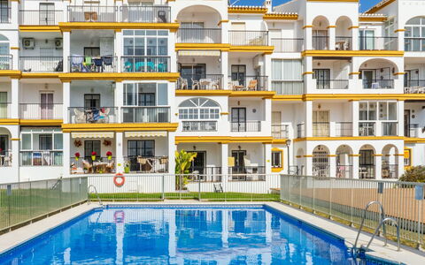 Imperial Puerto: Bâtiment, Propriété, Piscine, Immobilier, Ville, Appartement, Recours, Maison, Domicile, Condominium