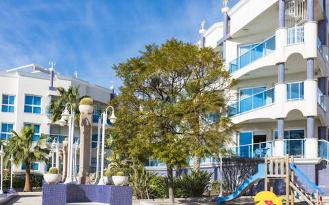 Playasol 1: Propriété, Zone Résidentielle, Bâtiment, Architecture, Usage Mixte, Ville, Immobilier, Maison, Zone Métropolitaine, Design Urbain