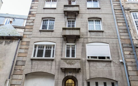 Asfeld: Bâtiment, Propriété, Fenêtre, Blanc, Quartier, Matériel De La Propriété, Design Urbain, Immobilier, Brique