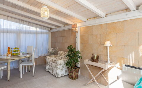 Stella Marina: Propriété, Bâtiment, Pièce, Design Intérieur, Plafond, Immobilier, Maison, Meubles, Architecture, Sol