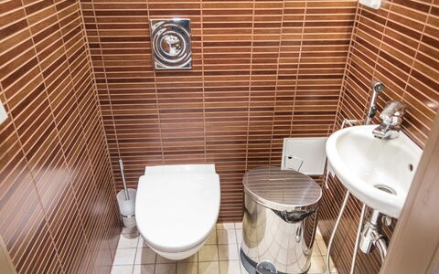 Tahko Spa Suites Orange a 4: Bois, Chalet, Tache De Bois, Dur, Cabane En Rondins, Planche, Plafond, Matériau Naturel, Lumber, Batiments Jardin